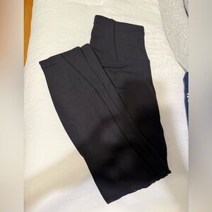 black lululemon leggings